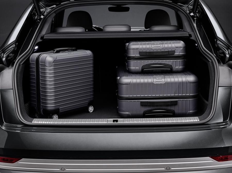Багажник Audi e-tron S Sportback 2020 года  (WW) (фото 60 из 77)